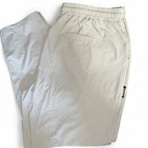 Eorcpaen Mino• Gray Pants
